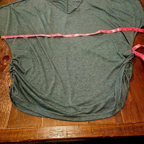 Women's SHEIN Curve Green Short Sleeve V-Neck Dolman Top 3XL - Picture 8 of 9